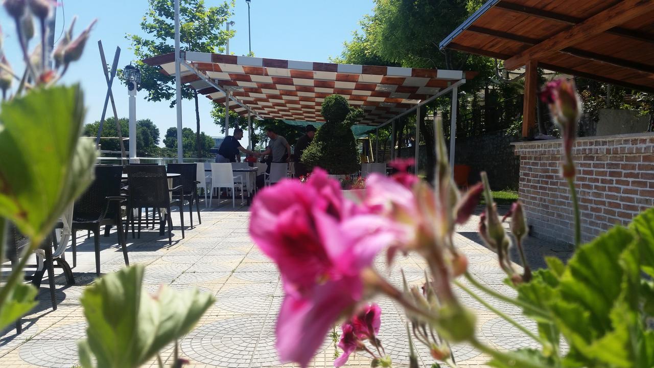 Hotel Vataksi Shkodër Exterior foto